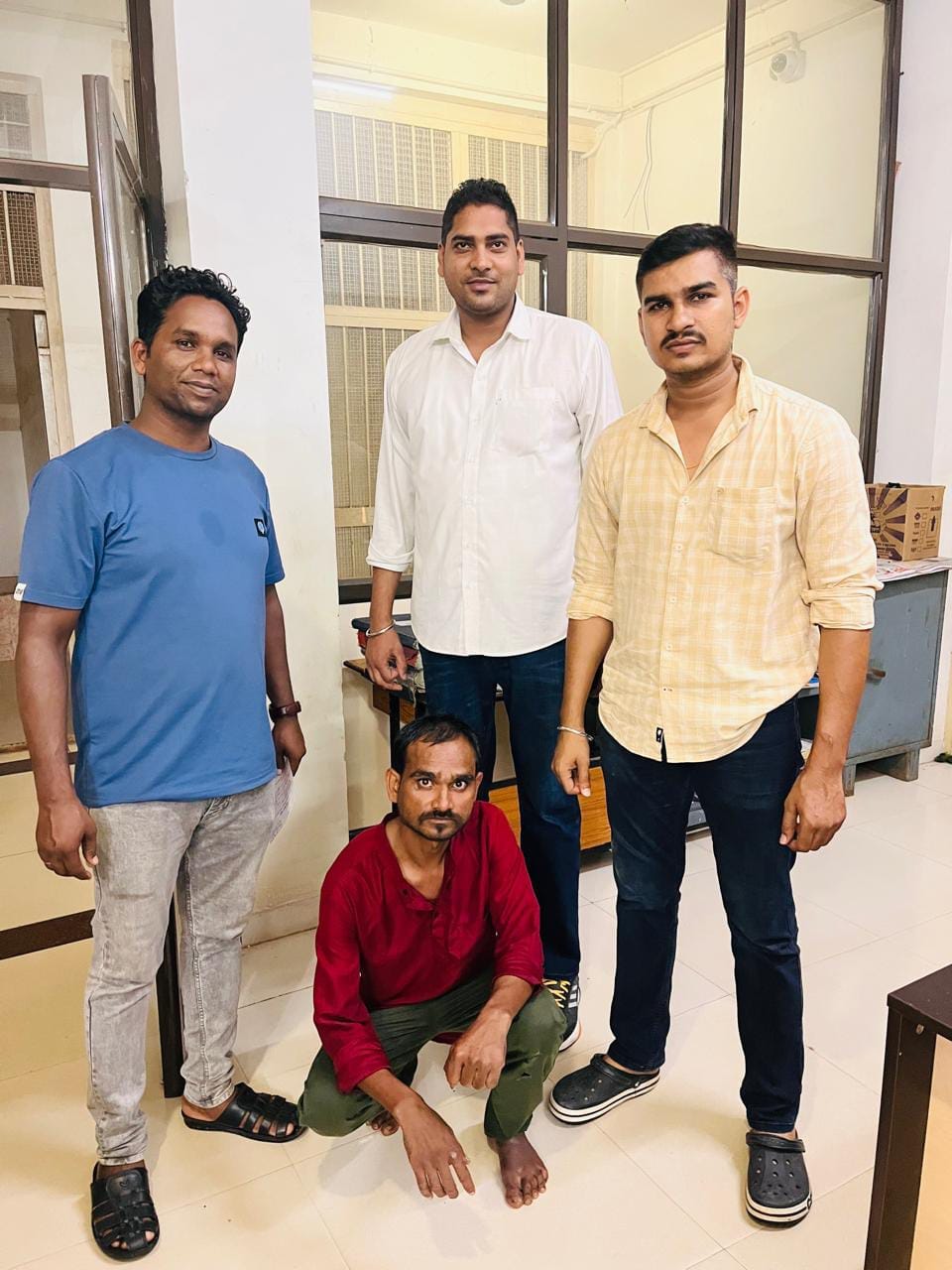 सारणी पुलिस की बड़ी कार्रवाई: 4 साल से फरार स्थायी वारंटी मुकेश कहार गिरफ्तार