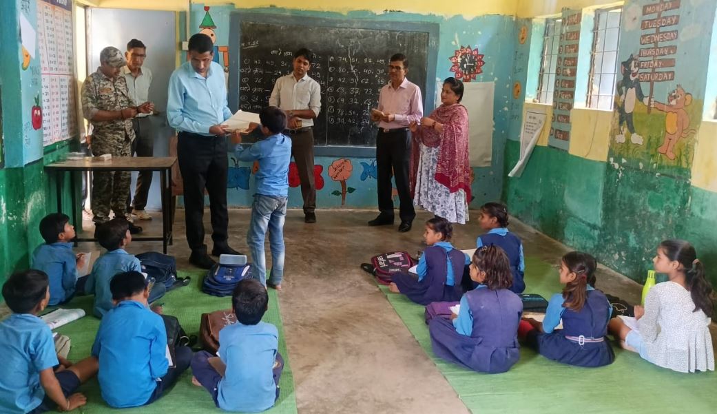 Collector Pratap Narayan Yadav ने पटेरा क्षेत्र का किया व्यापक निरीक्षण, स्वास्थ्य, शिक्षा और पोषण व्यवस्थाओं का लिया जायजा