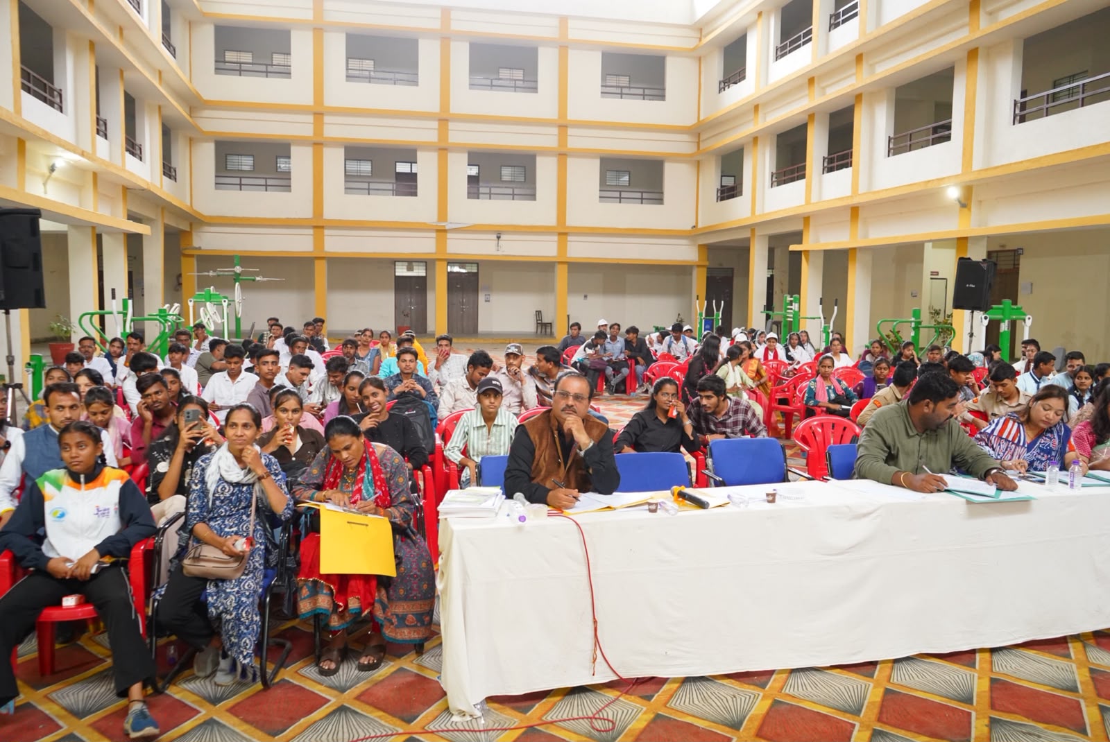Students, officials and dignitaries participate in the district-level 'Drug-Free Youth – Developed India' awareness programme at Government Arts and Science College, Ratlam, organised under the MY Bharat and Viksit Bharat campaign to promote a drug-free society