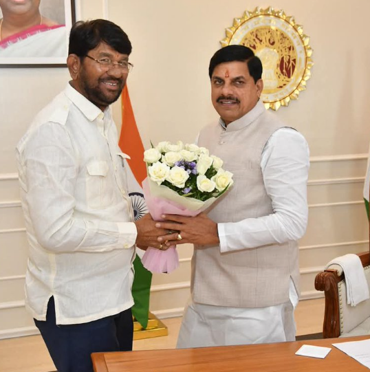 MP Cabinet Reshuffle 2026: राज्यमंत्री लखन पटेल से पशुपालन एवं डेयरी विभाग वापस, अब सिर्फ आनंद विभाग की जिम्मेदारी; मुख्यमंत्री मोहन यादव के पास 11 विभाग