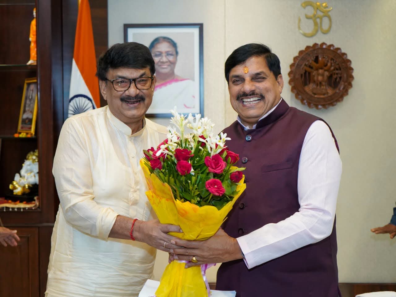 बमोरी विधानसभा क्षेत्र के फतेहगढ़ में 100 सीटर नेताजी सुभाष चंद्र बोस बालिका छात्रावास के निर्माण को मंजूरी मिली है। राज्य शिक्षा केंद्र की ओर से जारी पत्र के अनुसार छात्रावास के निर्माण पर करीब चार करोड़ रुपये खर्च किए जाएंगे। इसके लिए विस्तृत परियोजना प्रतिवेदन (डीपीआर) तैयार करने के निर्देश भी जारी किए गए हैं। छात्रावास का उद्देश्य क्षेत्र की उन बालिकाओं को आवासीय सुविधा उपलब्ध कराना है, जिन्हें पढ़ाई के लिए अपने घर से दूर रहना पड़ता है। योजना के तहत आर्थिक रूप से कमजोर, पिछड़े एवं वंचित वर्ग की छात्राओं को आवास, भोजन सहित अन्य आवश्यक सुविधाएं उपलब्ध कराई जाएंगी। फतेहगढ़ में छात्रावास भवन बनने से आसपास के ग्रामीण क्षेत्रों की छात्राओं को भी इसका लाभ मिलने की उम्मीद है। वर्तमान में छात्रावास की बालिकाएं स्कूल भवन में रह रही हैं। नए भवन के निर्माण से उन्हें बेहतर आवासीय सुविधा उपलब्ध हो सकेगी। पूर्व मंत्री महेंद्र सिंह सिसोदिया ने छात्रावास की स्वीकृति पर मुख्यमंत्री डॉ. मोहन यादव, केंद्रीय मंत्री ज्योतिरादित्य सिंधिया एवं शिक्षा मंत्री राव उदय प्रताप सिंह के प्रति आभार व्यक्त किया। उन्होंने कहा कि ग्रामीण क्षेत्रों में शिक्षा से जुड़ी सुविधाओं का विस्तार जरूरी है।