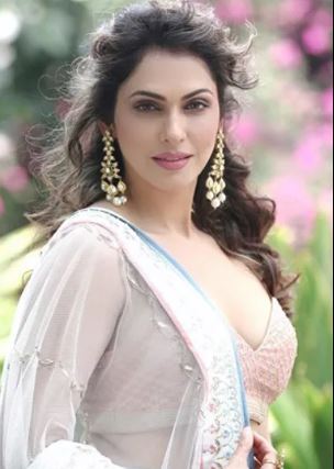 Isha Koppikar का ‘अंधभक्त’ बयान: ‘मेरी निष्ठा भारत के प्रति, किसी राजनीतिक पार्टी के लिए नहीं’; कंगना रनौत ने किया समर्थन