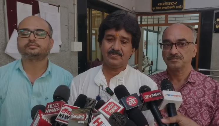 सोना-चांदी के बढ़ते दामों के बीच सराफा व्यापारियों ने कलेक्टर को सौंपा ज्ञापन, सुरक्षा की मांग