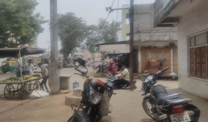 भोजशाला मामले को लेकर मनावर में व्यापक बंद, निसरपुर में हिंदू समाज ने रैली निकालकर पुलिस चौकी में सौंपा ज्ञापन