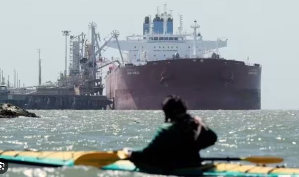 India 100 Percent Tariff: रूस से तेल खरीदने पर भारत पर 100% टैरिफ का खतरा, क्या बढ़ेंगे पेट्रोल-डीजल के दाम?