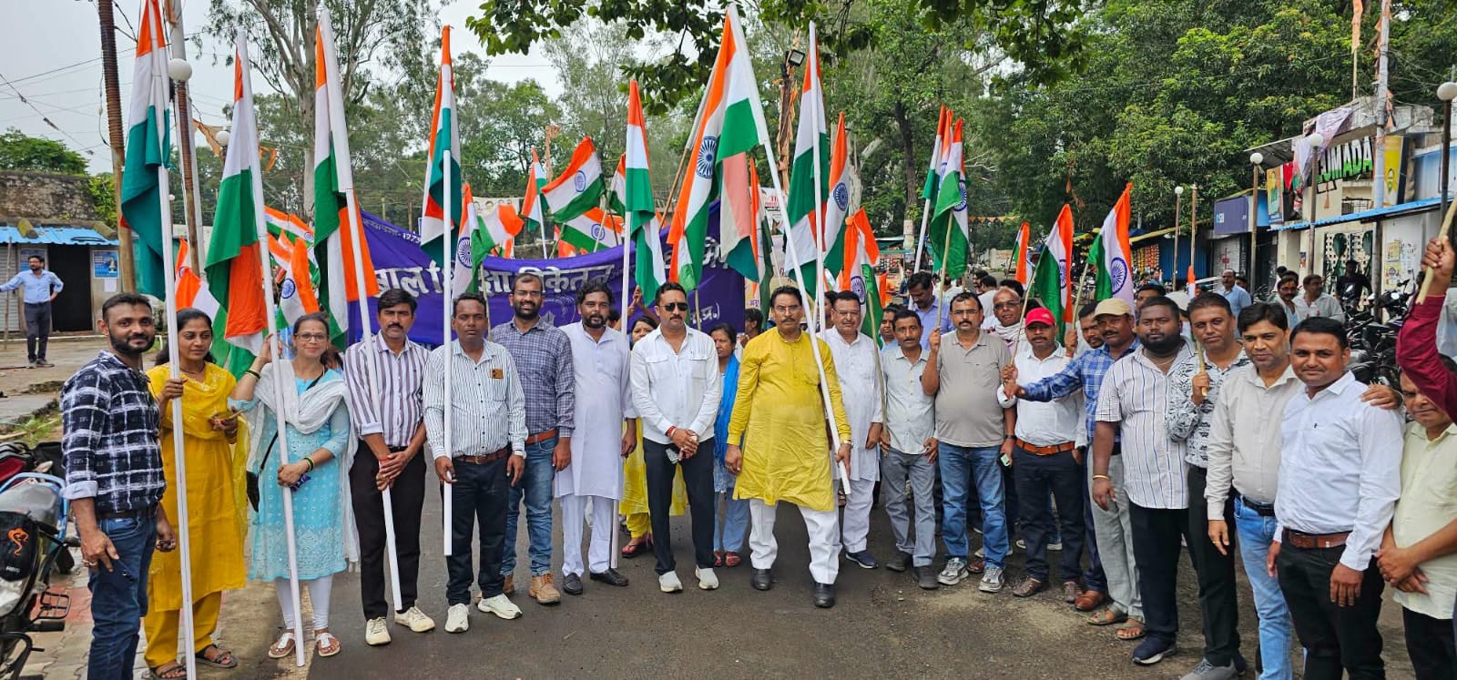 हर घर तिरंगा अभियान के तहत अनूपपुर में निकली भव्य तिरंगा यात्रा, देशभक्ति के नारों से गूंजा जिला
