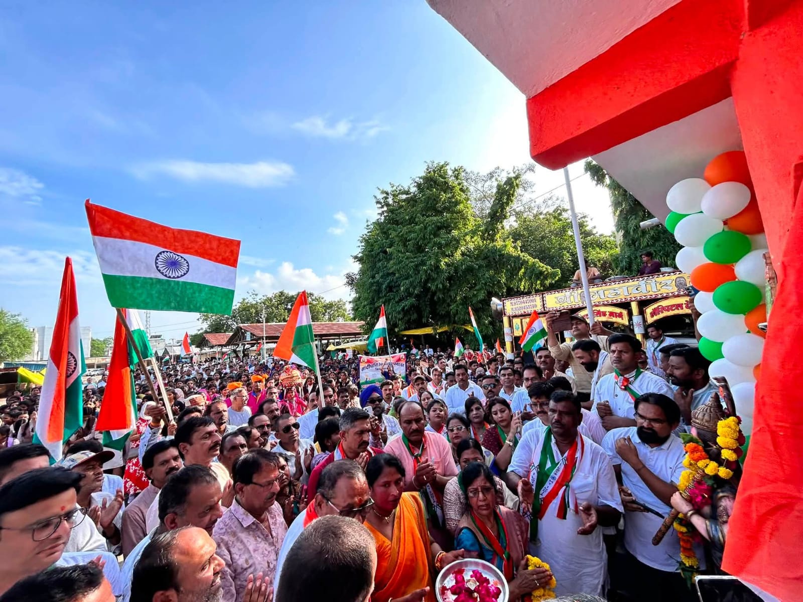 हर घर तिरंगा अभियान के तहत मनावर में निकली भव्य तिरंगा यात्रा, देशभक्ति के रंग में रंगा शहर