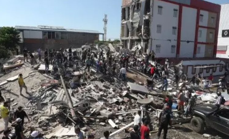 Colombia Earthquake: 7.4 तीव्रता के भूकंप से कांपा कोलंबिया, ढही इमारतें और मचा हाहाकार; मृतकों का आंकड़ा 100 के पार