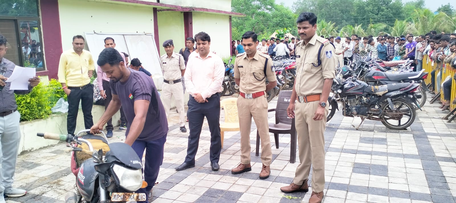 Alirajpur में 160 जब्त वाहनों की हुई नीलामी, शासन को ₹22.18 लाख का राजस्व प्राप्त