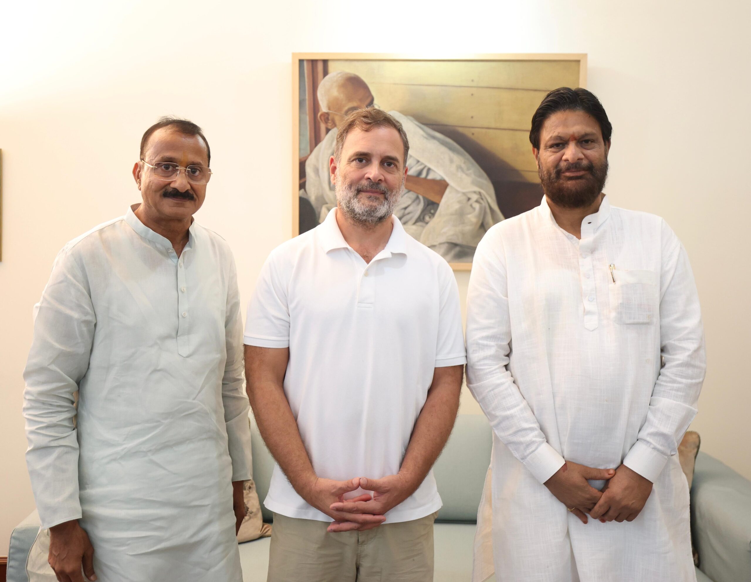 राहुल गांधी को चंद्रोदय अतिशय क्षेत्र चाँदखेड़ी तीर्थ का विशेष निमंत्रण, हुकम जैन काका ने भेंट कर सौंपा आमंत्रण | 7 बड़ी बातें
