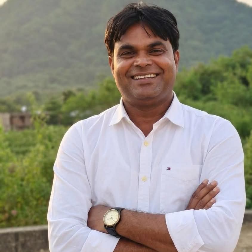 थानगांव-डोंगरीटोला मार्ग के कायाकल्प से ग्रामीणों में खुशी, जिला पंचायत सदस्य रिंकू रामजी मिश्रा की पहल से शुरू हुआ सुधार कार्य