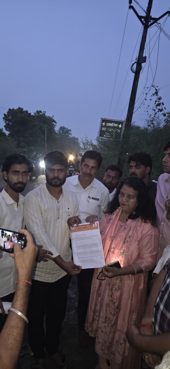 बम्हौरी अस्पताल में 3 साल से डॉक्टर नहीं, युवाओं ने किया चक्काजाम; 4 डॉक्टरों की पदस्थापना के बाद खत्म हुआ आंदोलन