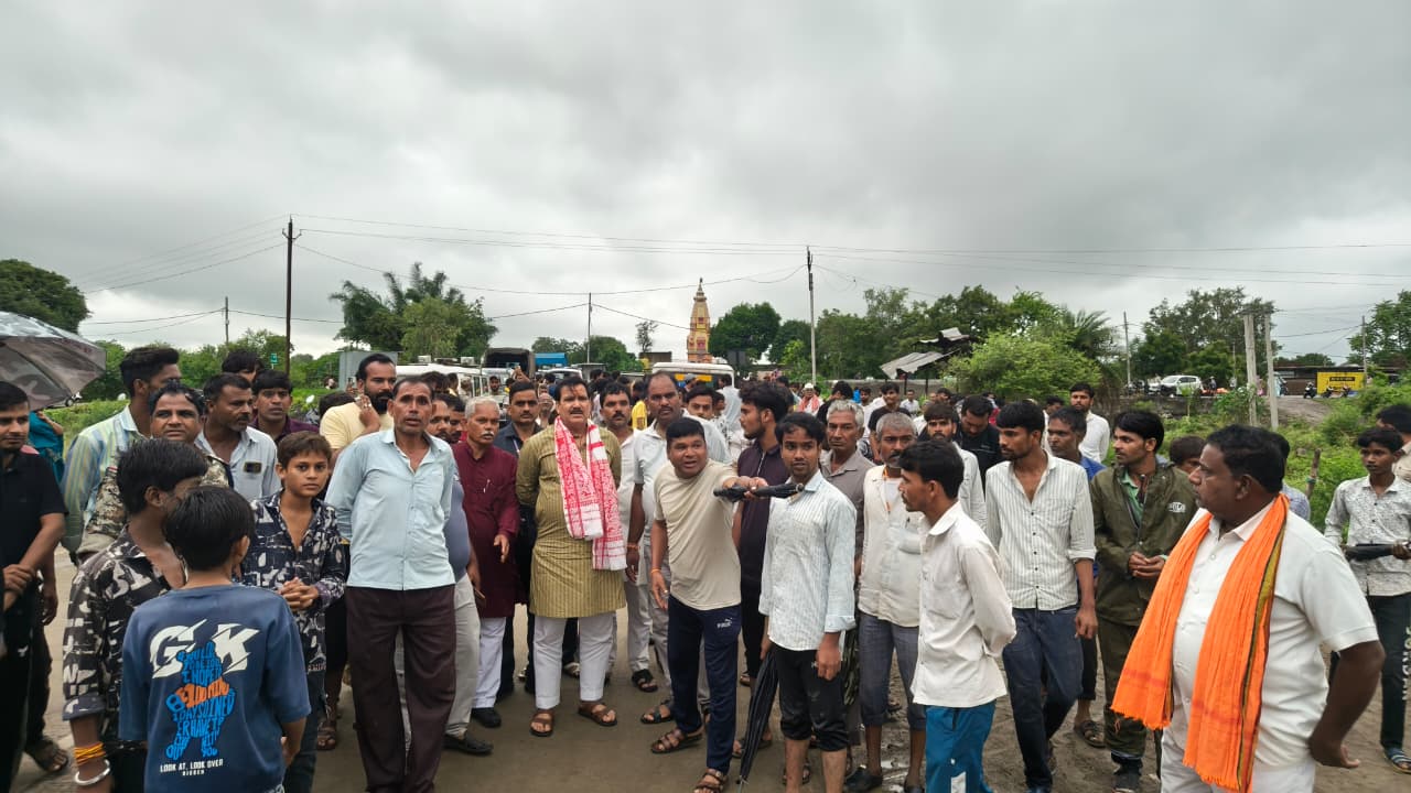 Sarangpur : उफनते नाले में वाहन बहा, 9 की मौत; मंत्री टेटवाल ने घटनास्थल का जायजा लिया, लापता यात्रियों की तलाश जारी