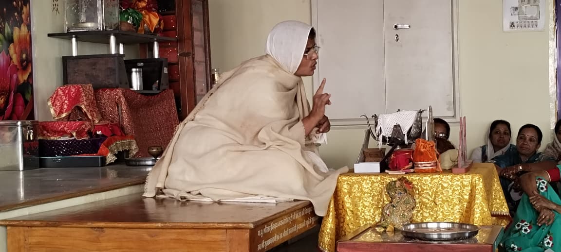 महिदपुर रोड में नव दिवसीय नवकार महामंत्र आराधना का भव्य शुभारंभ, 30 आराधकों ने श्रद्धा के साथ साधना प्रारंभ की, गांग परिवार बना लाभार्थी