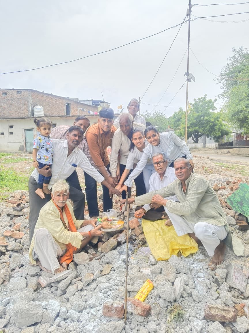 महिदपुर रोड के ग्राम बप्पैया में श्री राज राजेंद्र जैन सेन ज्ञान मंदिर का विधि-विधान से भूमि पूजन, सकल जैन संघ ने लिया धर्मलाभ