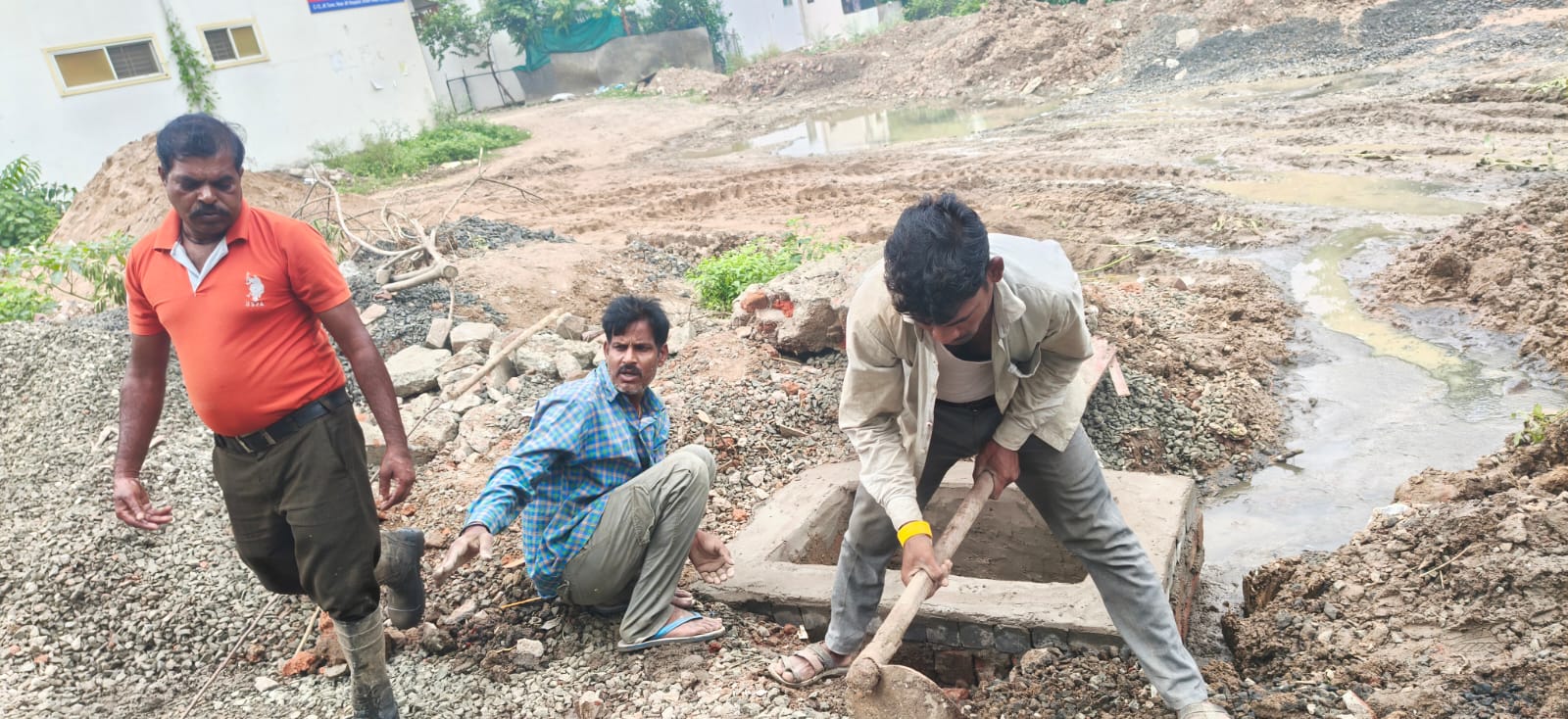 Bhopal : वार्ड 82 में सीवेज समस्या पर त्वरित कार्रवाई, पार्षद ज्योति मिश्रा की पहल से सफाई और मरम्मत कार्य तेज
