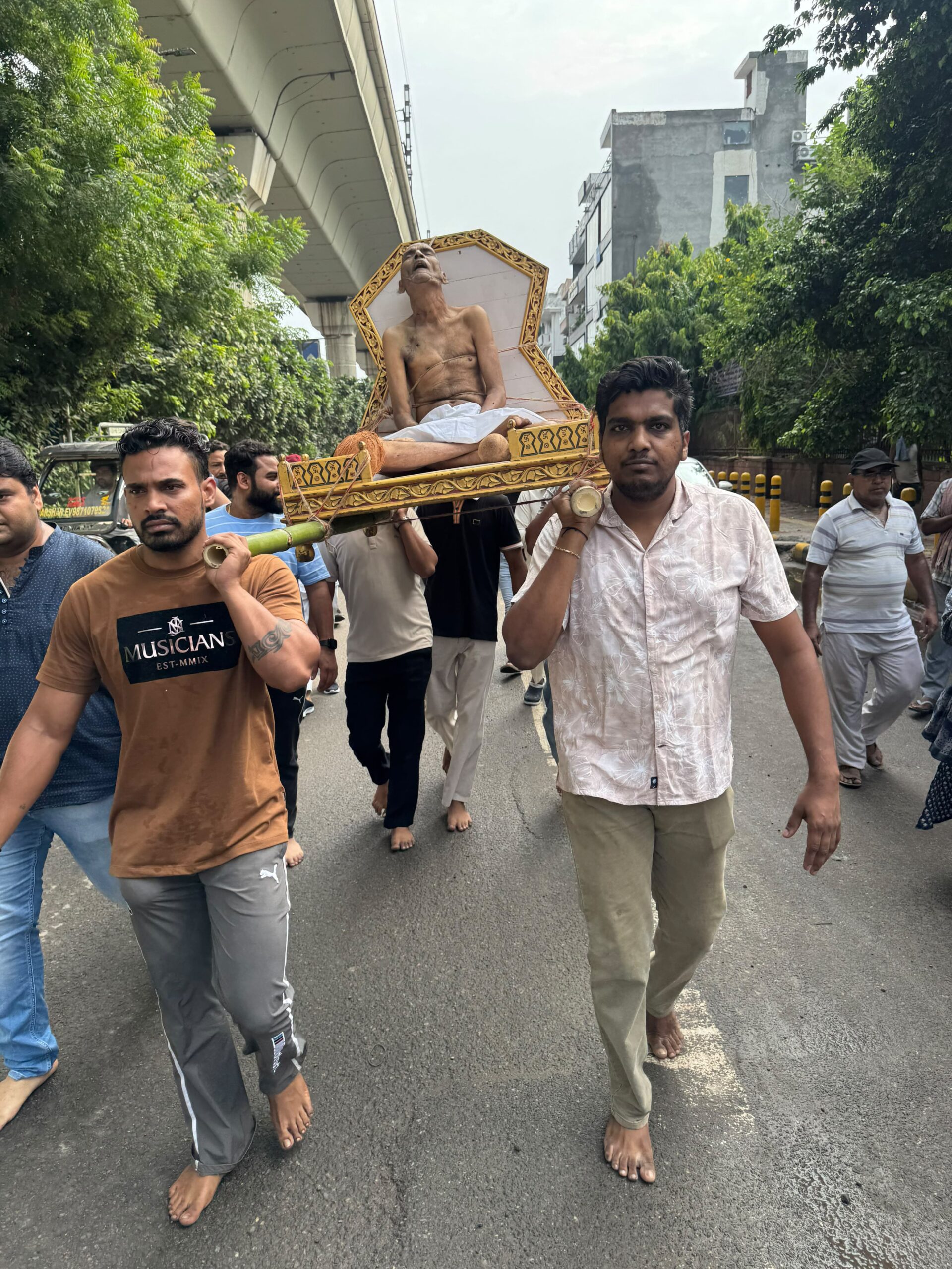 सल्लेखना समाधि की प्रेरणादायी मिसाल: 8 दिन आहार त्याग कर विनोद वर्णी जी ने ली समाधि