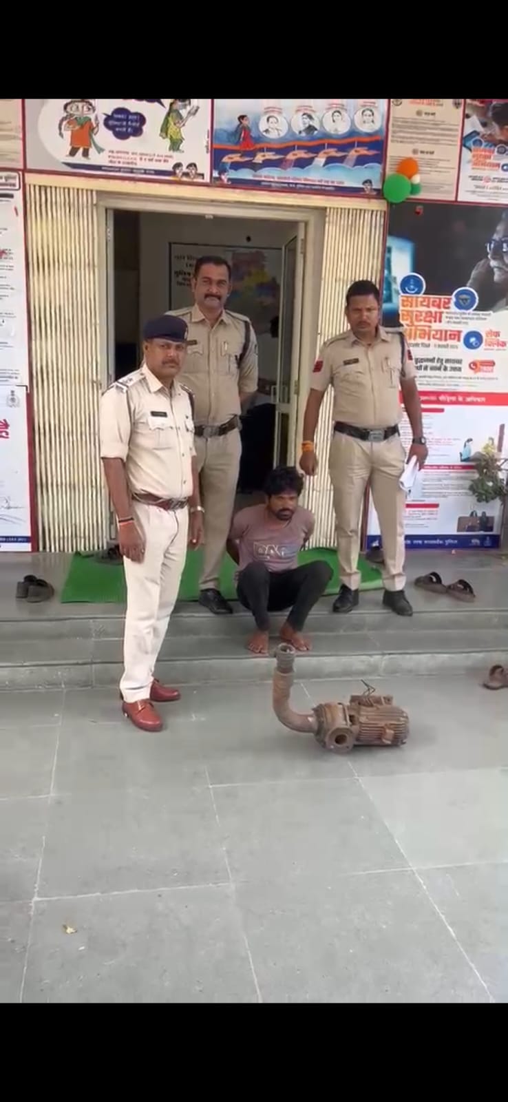 Manawar पुलिस की कार्रवाई: मोटर पंप चोरी का आरोपी गिरफ्तार, चोरी की मोटर पंप बरामद