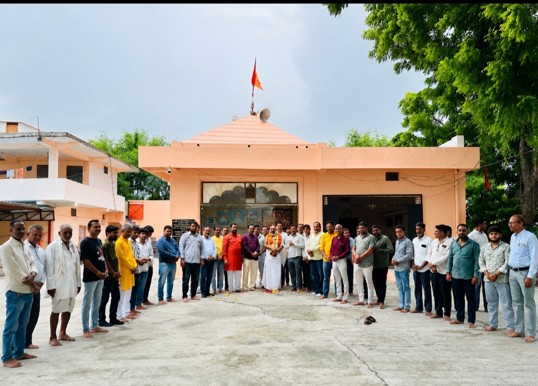 यात्री विकास एवं सुझाव मंच नागदा की शानदार पहल: बालाजी के दरबार में गूंजी जनहित की आवाज
