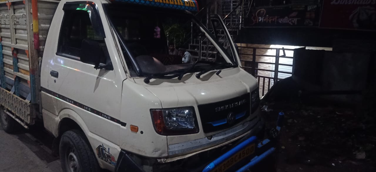 Athner: बैतूल रोड पर डिवाइडर से टकराई पिकअप, बिजली का पोल क्षतिग्रस्त, यातायात हुआ प्रभावित