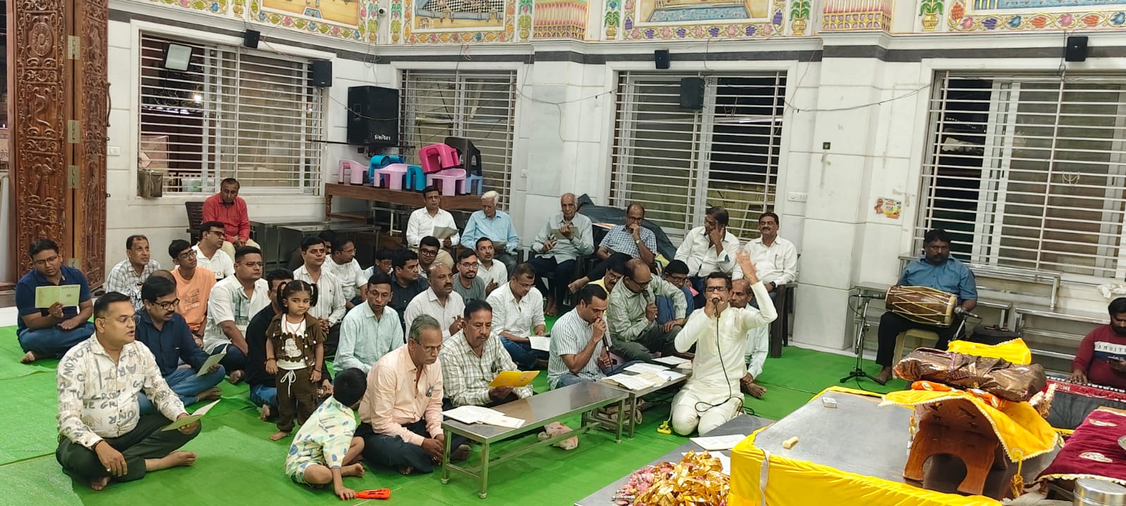 Indore : खंडेलवाल युवा महासभा के आयोजन में संगीतमय भक्तामर पाठ, युवाओं और महिलाओं ने की सहभागिता