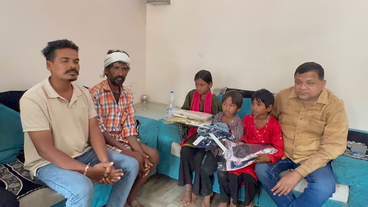 Alirajpur : तीन अनाथ बच्चों की मदद के लिए आगे आए महेश पटेल, विधायक सेना महेश पटेल ने की ₹25 हजार सहायता की घोषणा