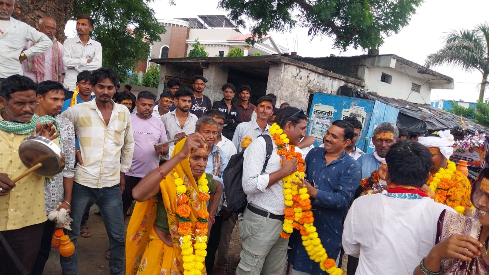 सेमल्दा के नर्मदा तट से निकली विशाल कांवड़ यात्रा, दिवेश्वर महादेव मंदिर में नर्मदा जल से हुआ अभिषेक