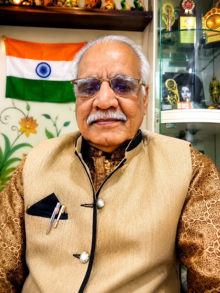 रक्षाबंधन पर बहन ने सोना, स्कूटी या कार नहीं, भाई से माता-पिता की सेवा का अनमोल वचन माँगा।