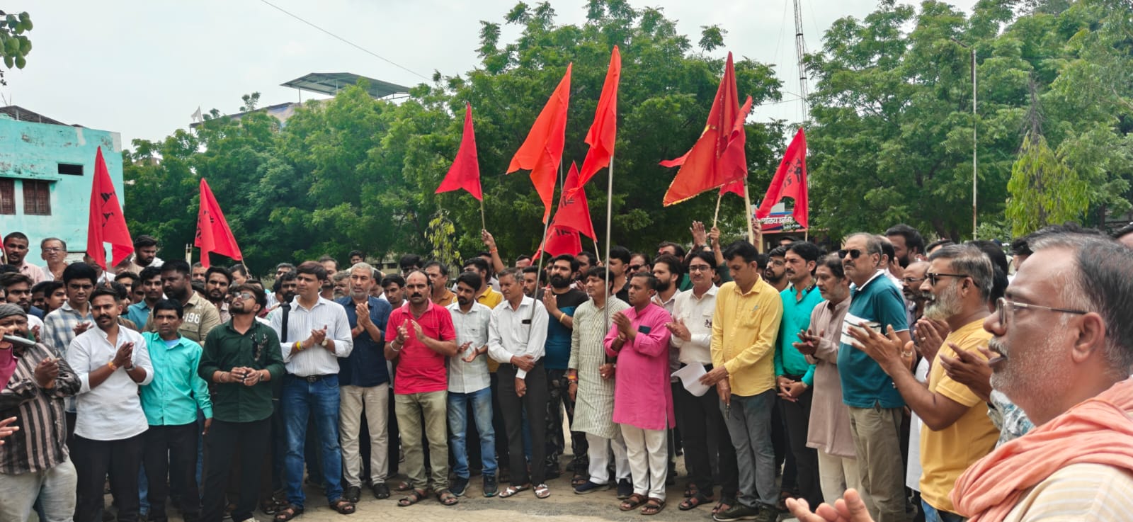 भोजशाला मामले को लेकर कुक्षी में नगर बंद, सकल हिंदू समाज ने तहसीलदार को सौंपा ज्ञापन