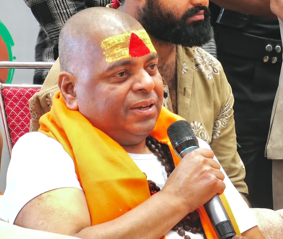 करौली शंकर जी का स्पष्ट संदेश—किसी भी कीमत पर लोकतंत्र मजबूत होना चाहिए