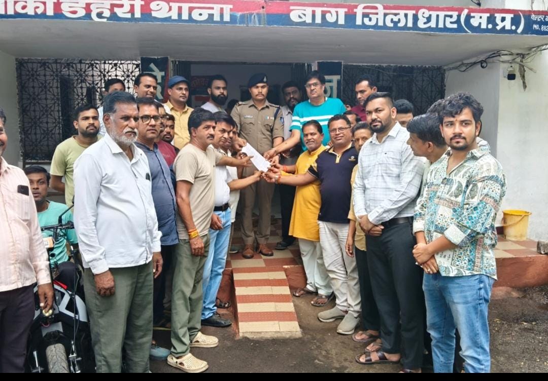 धार के समर्थन में डेहरी पूर्ण बंद, व्यापारियों ने दुकानें बंद कर प्रशासन से की बड़ी मांग