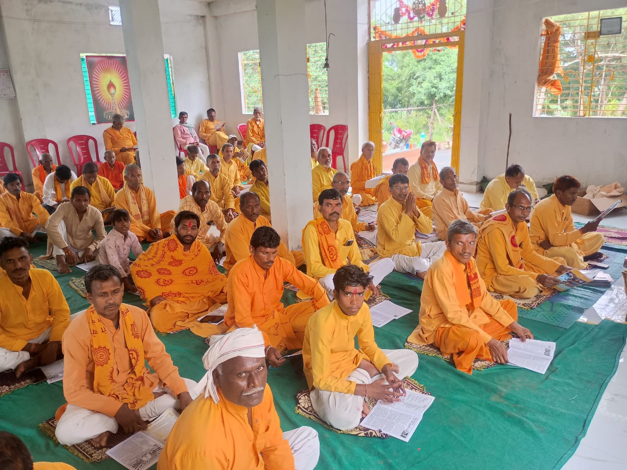 Manawar में गायत्री परिवार की कार्यशाला, श्रद्धा, साधना, स्वाध्याय और सेवा से अंतः ऊर्जा जागरण का संदेश, विश्व कल्याण की प्रार्थना से समापन.