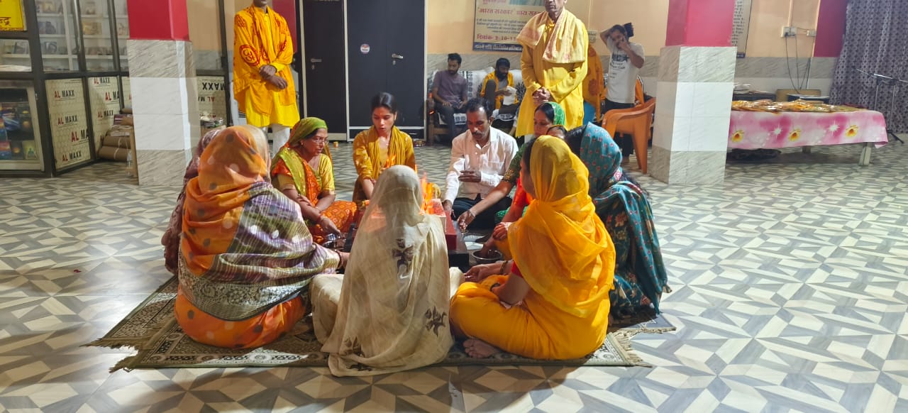 नागदा के गायत्री शक्तिपीठ में भव्य श्रावणी पर्व, 63 दिन अखंड जाप के बाद यज्ञ और रक्षा सूत्र
