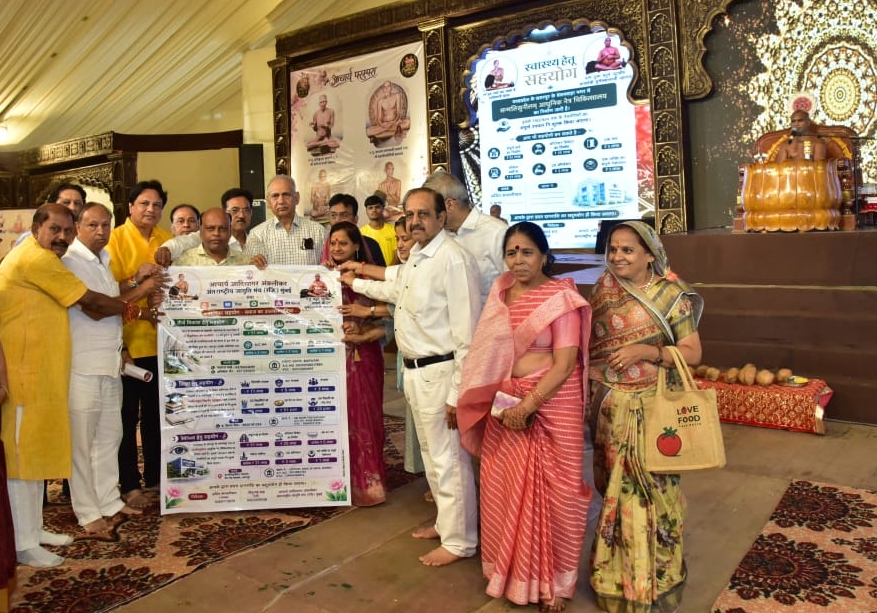 Indore : नेमी नगर जैन कॉलोनी में आचार्य सुनील सागर जी महाराज के ससंघ सान्निध्य में अभिषेक एवं शांतिधारा