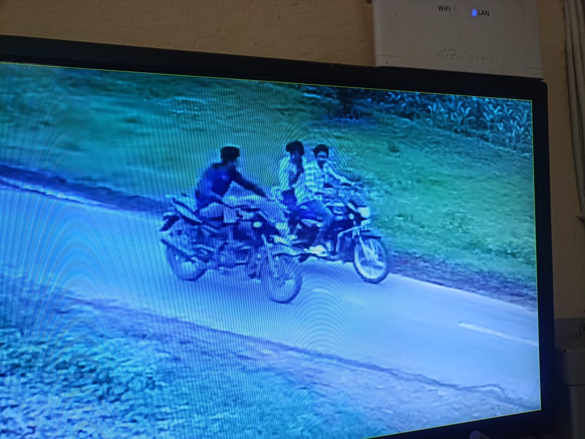 आठनेर पुलिस ने मंदिरों सहित कई चोरी की वारदातों का किया खुलासा, बाल अपचारी से बाइक, मोबाइल और नकदी बरामद