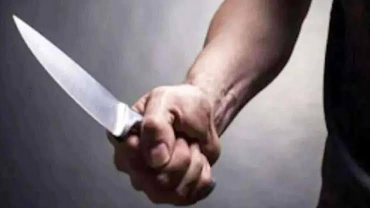 उज्जैन में सनसनीखेज वारदात: महाकाल मंदिर के सफाई कर्मचारी पर चाकू से हमला, हॉर्न बजाने पर भड़के 5 लोग