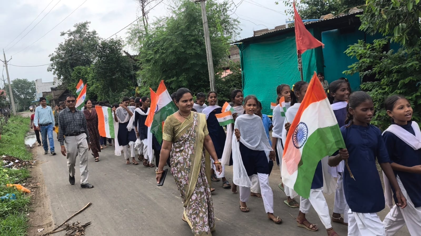 Minister Gautam Tetwal leads a grand Tiranga Yatra in Padana under the Har Ghar Tiranga campaign, with BJP workers, students and local residents carrying the national flag