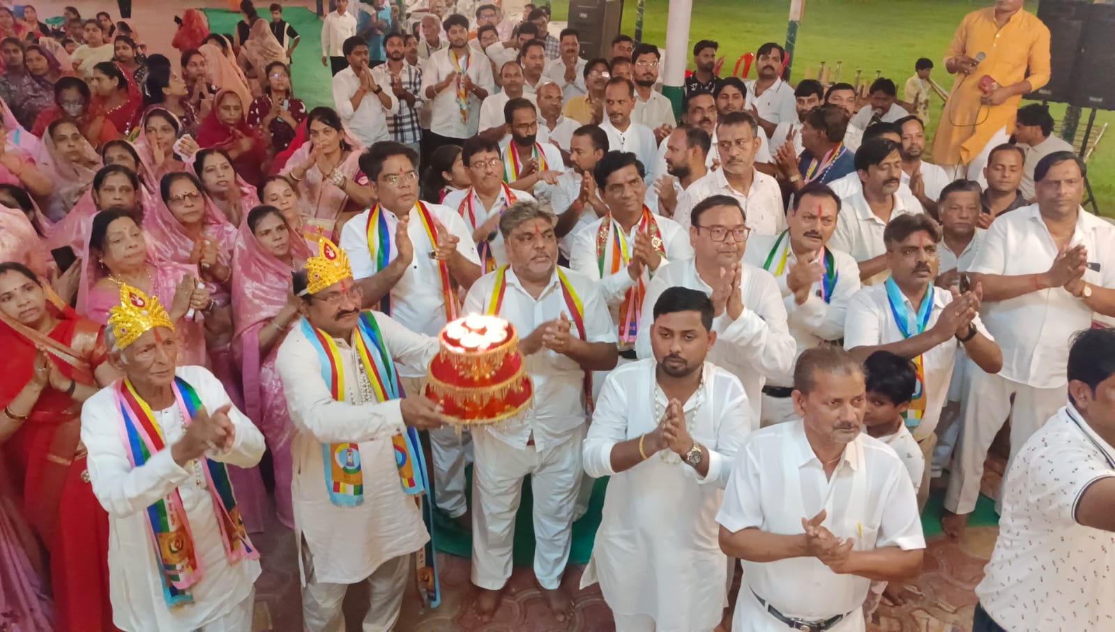 णमोकार महामंत्र जाप में अतिशय क्षेत्र सिहोनिया के पदाधिकारियों ने की महाआरती, भक्तिमय हुआ जैन बगीची परिसर