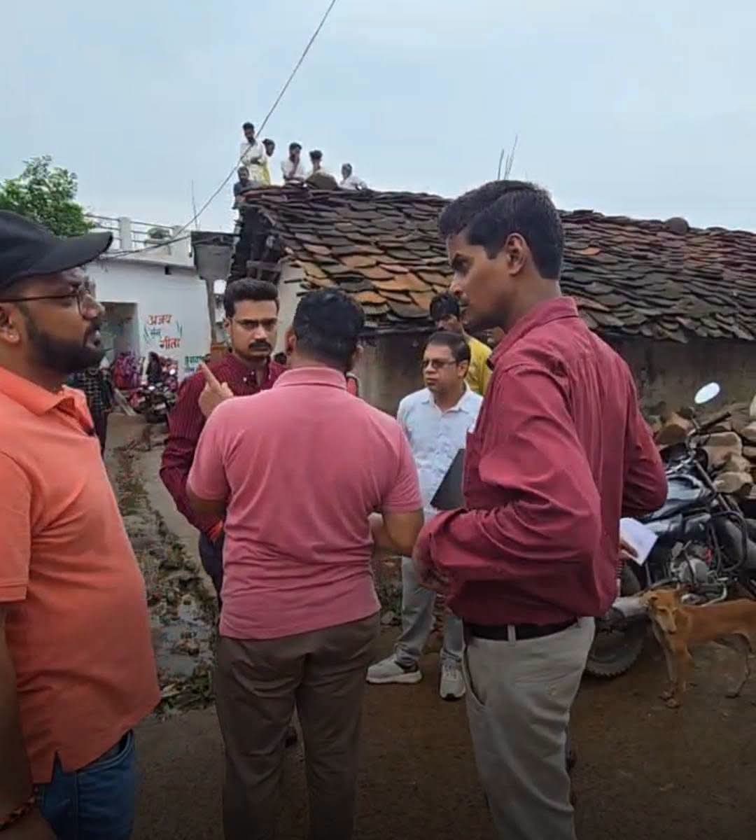 छतरपुर के पिपौरा गांव में एक ही परिवार की तीन बच्चियों की संदिग्ध मौत, दफनाए गए शव; जांच में जुटी पुलिस