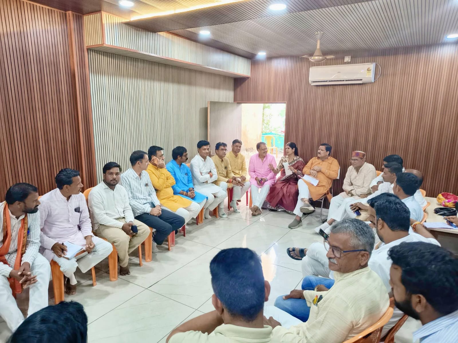 सारंगपुर में ‘हर घर तिरंगा’ अभियान को लेकर विधानसभा स्तरीय बैठक, राज्य मंत्री डॉ. गौतम टेटवाल ने दिया राष्ट्रभक्ति का संदेश