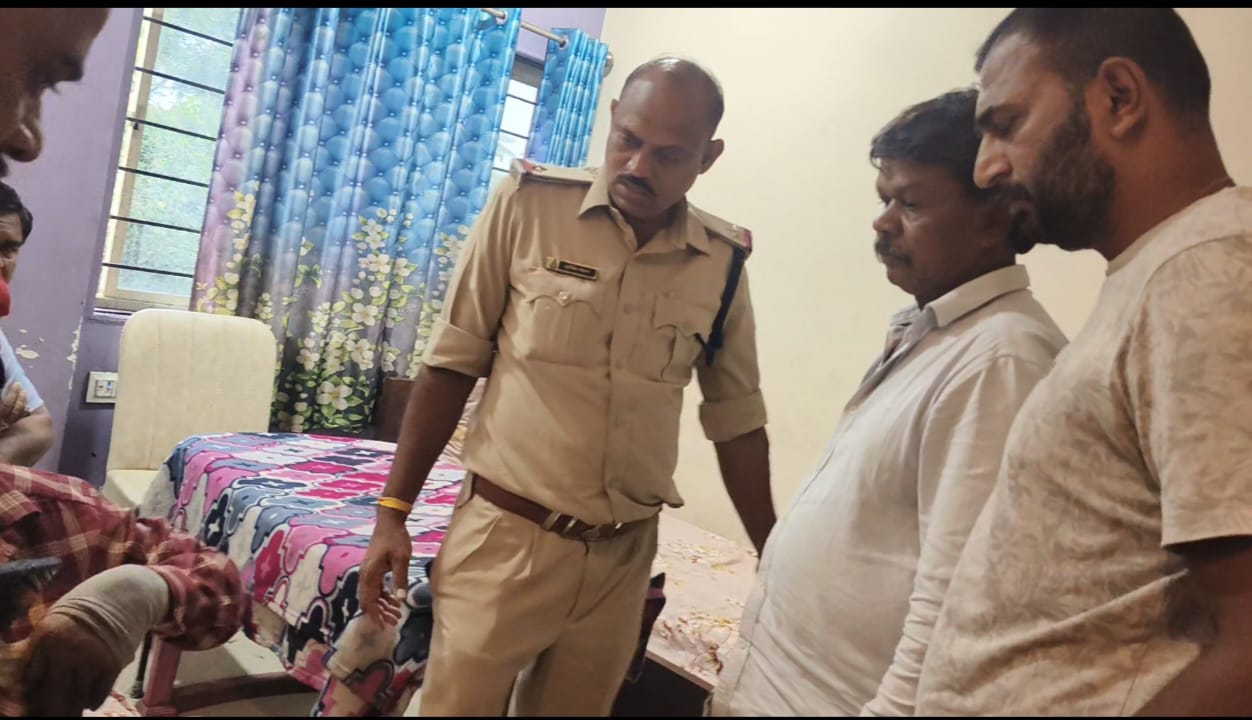पिटोल के सागर होटल में पुलिस की दबिश, जुआ खेलते 6 आरोपी गिरफ्तार; ₹81,700 का मशरूका जब्त