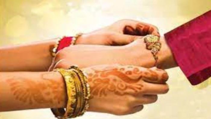 Raksha Bandhan 2026: चार साल बाद बना खास संयोग, भद्रा और ग्रहण का नहीं रहेगा साया; दिनभर बांध सकेंगी राखी