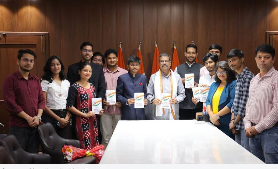 इस्तीफे के बाद फिर एक्टिव हुए धर्मेंद्र प्रधान, Gen Z से बढ़ा रहे संवाद; क्या सियासी कमबैक की तैयारी?