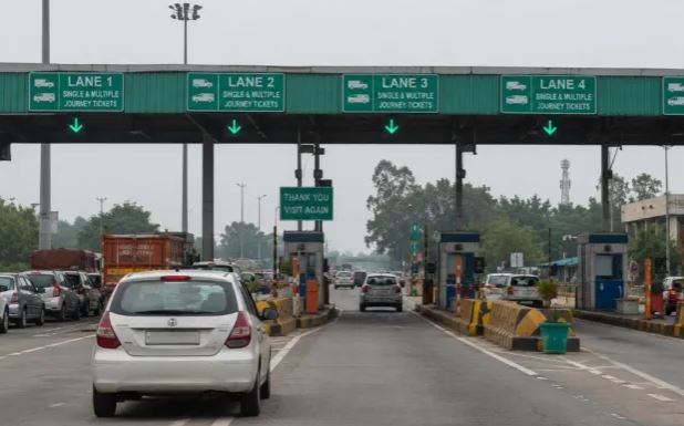 टोल प्लाजा के पास रहने वालों को मिलता है टोल में फायदा? जानिए लोकल लोगों के लिए क्या हैं NHAI के नियम