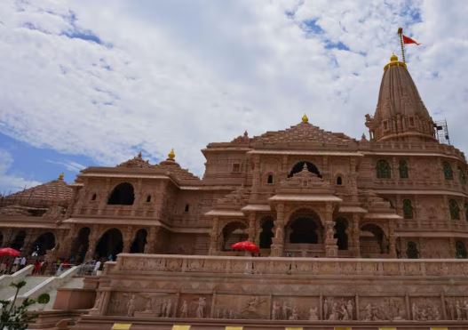 Ram Mandir Donation: राम मंदिर में अनोखा दान, चेन्नई की महिला ने कर्मचारियों के लिए दिए 4 करोड़ रुपये; मंदिर को दिए 10 हजार