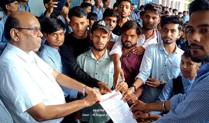 नेहरू महाविद्यालय में छात्र सुविधाओं को लेकर ABVP ने सौंपा ज्ञापन, 13 मांगें रखीं; समाधान नहीं होने पर आंदोलन की चेतावनी