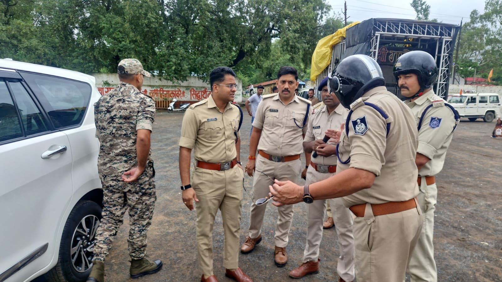 हर घर तिरंगा अभियान को लेकर दमोह पुलिस ने निकाली भव्य वाहन रैली, देशभक्ति के संदेश से गूंजा शहर