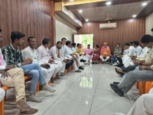 State Minister Dr. Gautam Tetwal addresses the Har Ghar Tiranga campaign meeting in Sarangpur with BJP leaders and party workers ahead of Independence Day 2026.