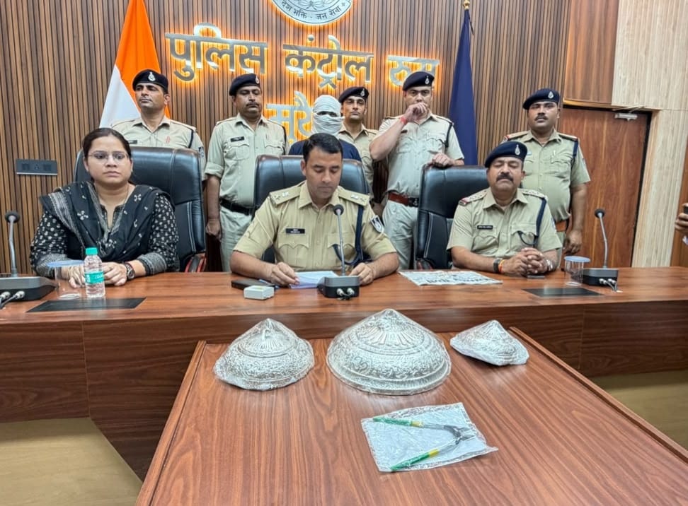 जैन मंदिर से चोरी 1.5 किलो चांदी के छत्र का खुलासा, आगरा से शातिर आरोपी गिरफ्तार