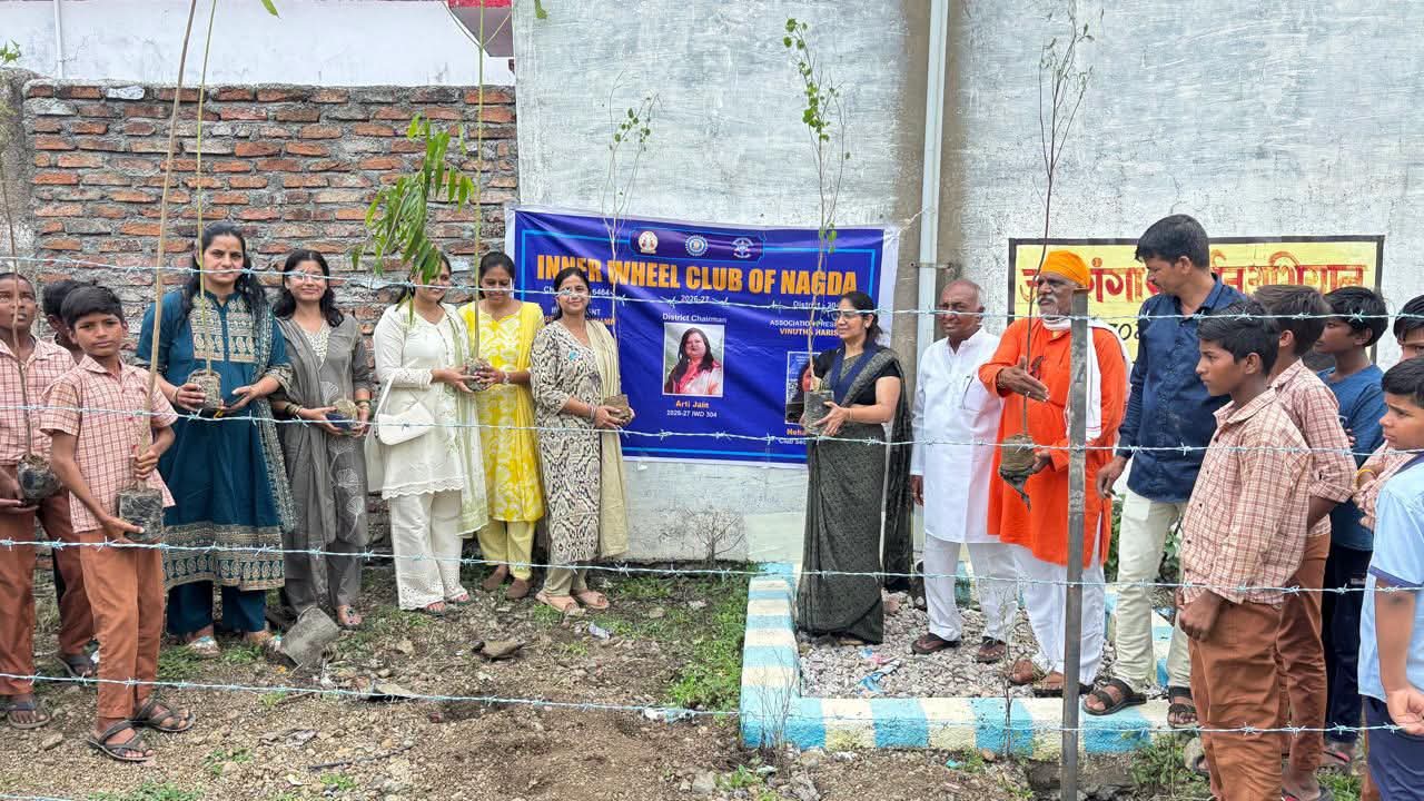 इनर व्हील क्लब की अनूठी पहल: विद्यालय में पौधारोपण कर कराई तार फेंसिंग, 100 से अधिक बच्चों को ‘गुड टच-बैड टच’ की दी महत्वपूर्ण जानकारी